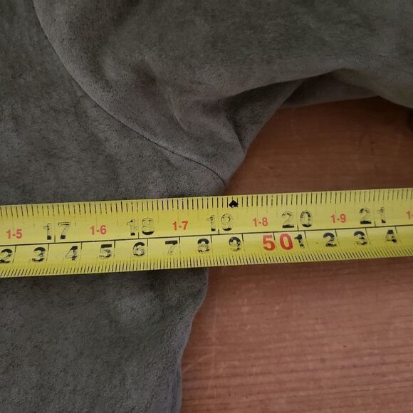 Danier Olive Leather Jacket - Picture 5 of 10